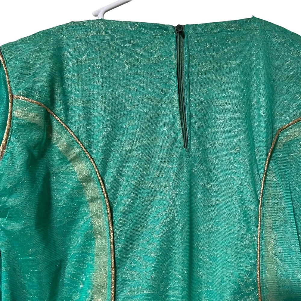 Nepali Indian Dress Arnarkali Kurta embellished - Picture 11 of 12